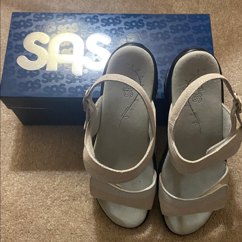SAS Women's Sandals in Light Beige - Picture 5 of 7